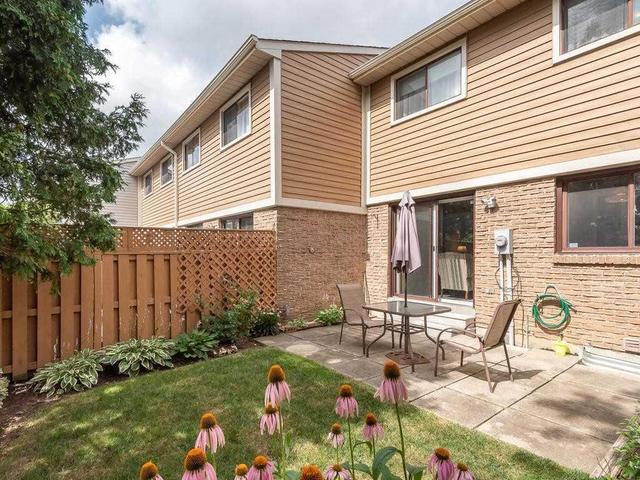 97 Ashton Cres, Townhouse with 3 bedrooms, 2 bathrooms and 1 parking in Brampton ON | Image 20