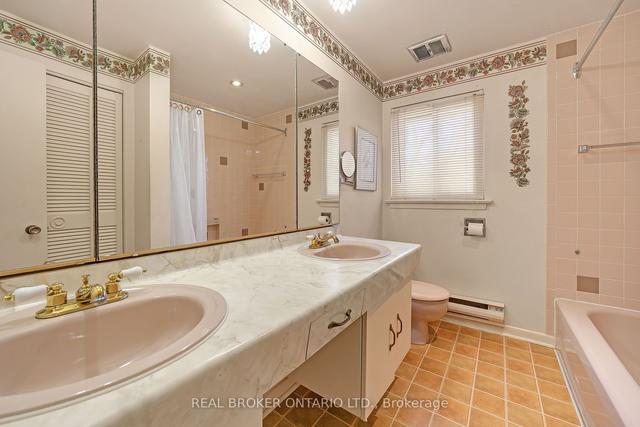 53 Castlemere Cres, House detached with 3 bedrooms, 2 bathrooms and 4 parking in Toronto ON | Image 11