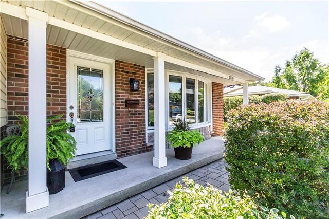3070 Centennial Drive, House detached with 3 bedrooms, 2 bathrooms and 3 parking in Burlington ON | Image 6