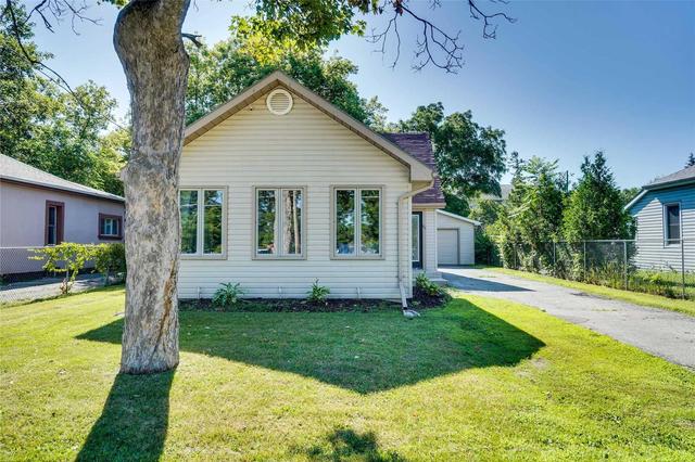 97 Grand St, House detached with 4 bedrooms, 2 bathrooms and 4 parking in Brantford ON | Image 1