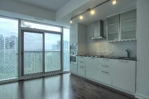 3201 - 12 York St, Condo with 1 bedrooms, 1 bathrooms and null parking in Toronto ON | Image 4