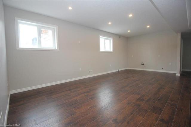 725 Huron St, House detached with 3 bedrooms, 3 bathrooms and 4 parking in London ON | Image 11