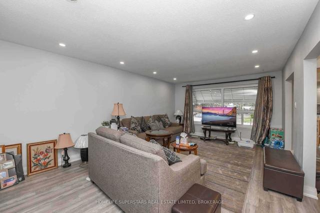 7273 Wainbrook Rd, House detached with 4 bedrooms, 2 bathrooms and 2 parking in Mississauga ON | Image 2