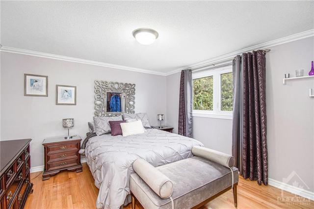 41 Parkwood Crescent, House detached with 4 bedrooms, 2 bathrooms and 4 parking in Ottawa ON | Image 15