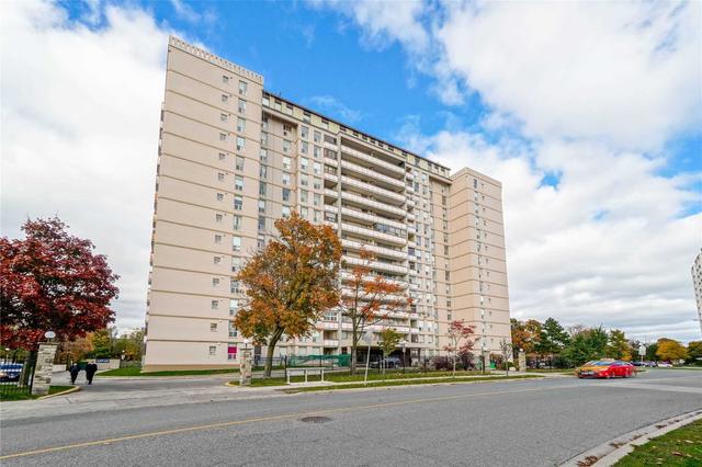 1202 - 130 Neptune Dr, Condo with 3 bedrooms, 2 bathrooms and 1 parking in Toronto ON | Image 12