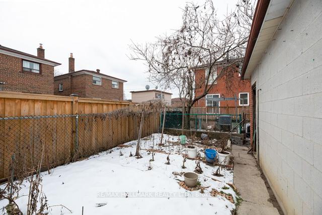 35 Medford Ave, House detached with 3 bedrooms, 3 bathrooms and 5.5 parking in Toronto ON | Image 15