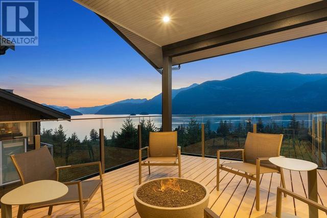 660 Ocean Crest Drive, House detached with 4 bedrooms, 4 bathrooms and 3 parking in Squamish Lillooet D BC | Image 6