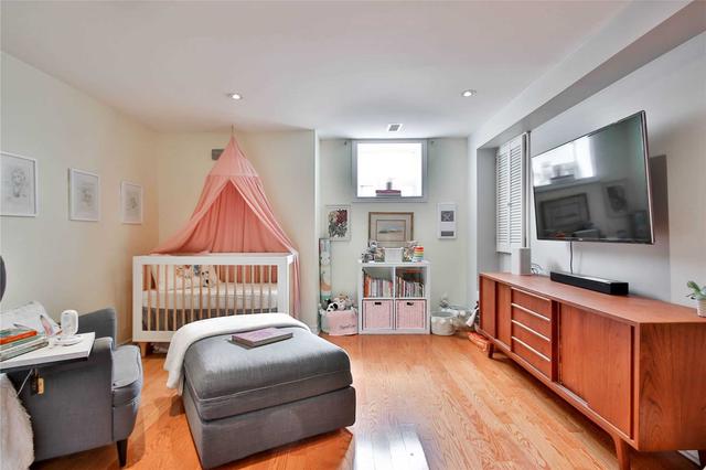 686 Gerrard St E, House attached with 3 bedrooms, 4 bathrooms and 0 parking in Toronto ON | Image 5