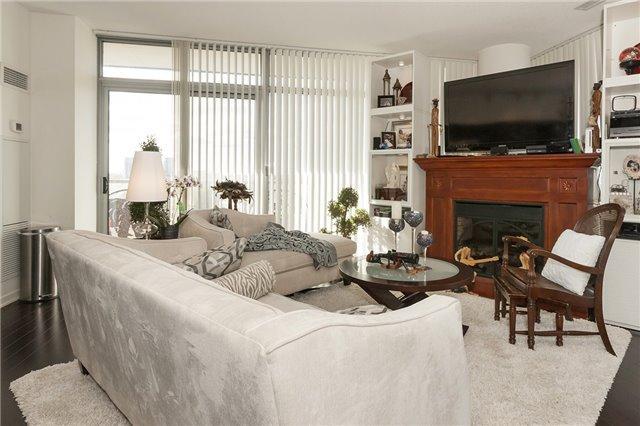 1010 - 105 The Queensway Ave, Condo with 2 bedrooms, 2 bathrooms and 1 parking in Toronto ON | Image 10