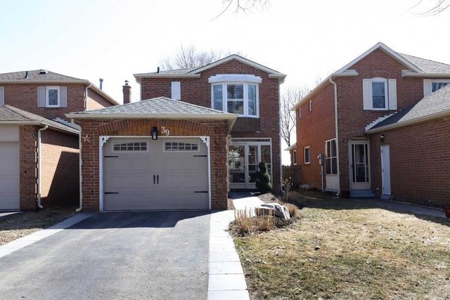 39 Miley Dr, House attached with 3 bedrooms, 2 bathrooms and 3 parking in Markham ON | Image 1