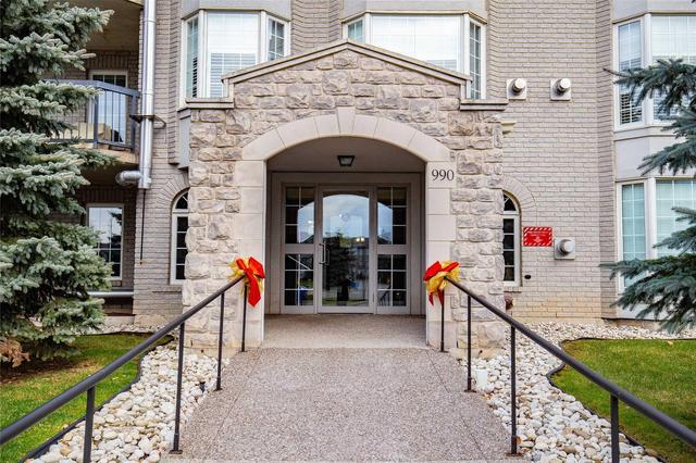 208 - 990 Golf Links Rd, Condo with 2 bedrooms, 2 bathrooms and 1 parking in Hamilton ON | Image 2