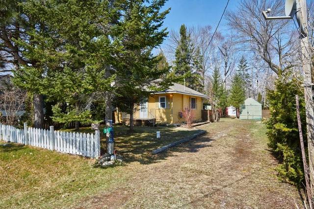 18 Lakeview Rd, House detached with 2 bedrooms, 1 bathrooms and 4 parking in Oro Medonte ON | Image 19