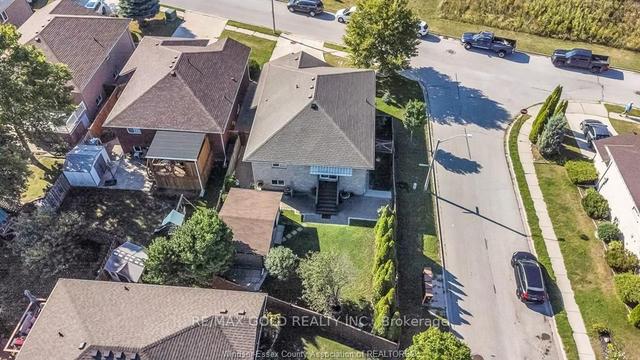 11112 Springhollow St, House detached with 3 bedrooms, 2 bathrooms and 6 parking in Windsor ON | Image 32