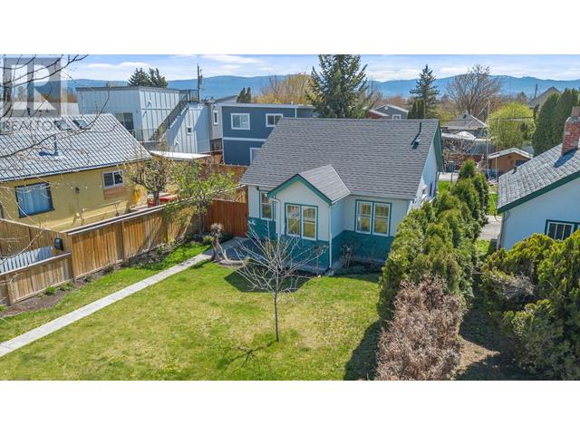 807 Coronation Avenue, House detached with 2 bedrooms, 1 bathrooms and 1 parking in Kelowna BC | Image 37