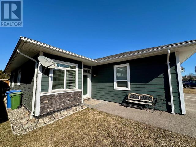 3272 Third Avenue, House attached with 2 bedrooms, 2 bathrooms and null parking in Smithers BC | Image 8