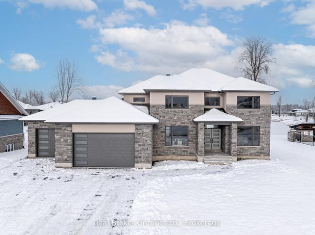 600 Shoreway Dr, House detached with 2 bedrooms, 5 bathrooms and 9 parking in Ottawa ON | Image 1