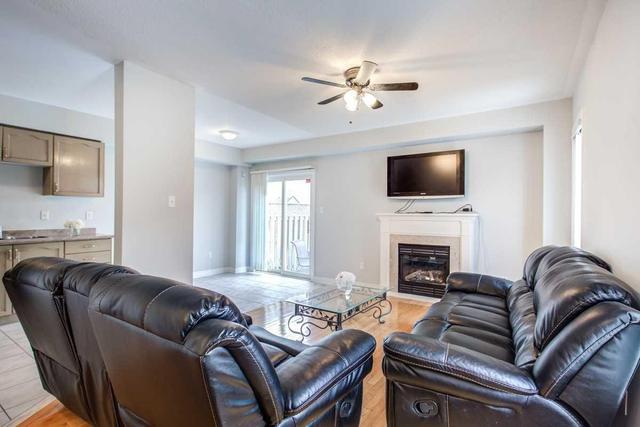 209 Foxfield Cres, House semidetached with 3 bedrooms, 3 bathrooms and 3 parking in Vaughan ON | Image 5