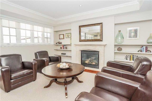 104 Wilson St, House attached with 3 bedrooms, 3 bathrooms and 2 parking in Oakville ON | Image 2