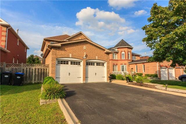171 Cresthaven Rd, House detached with 3 bedrooms, 4 bathrooms and 6 parking in Brampton ON | Image 1