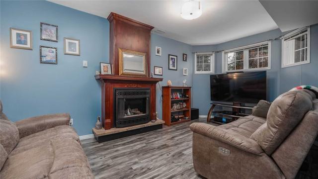 34 Anastasia Cres, House detached with 1 bedrooms, 2 bathrooms and 3 parking in Brantford ON | Image 15
