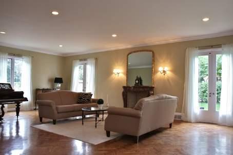 8 Versailles Crt, House detached with 5 bedrooms, 8 bathrooms and 8 parking in Toronto ON | Image 2