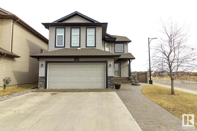 12255 171 Av Nw, House detached with 4 bedrooms, 3 bathrooms and 4 parking in Edmonton AB | Image 3