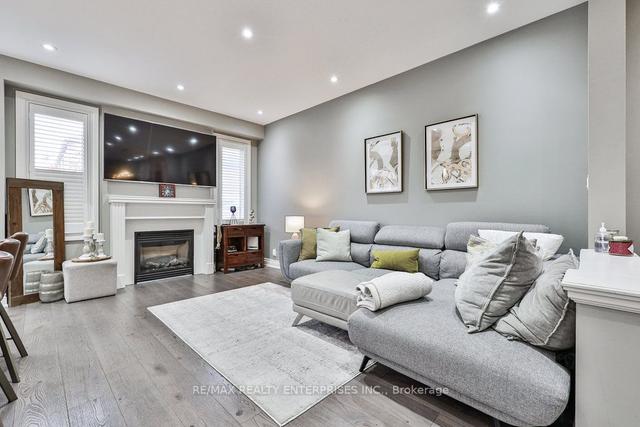 8 Fred Young Dr, House detached with 4 bedrooms, 4 bathrooms and 3 parking in Toronto ON | Image 2