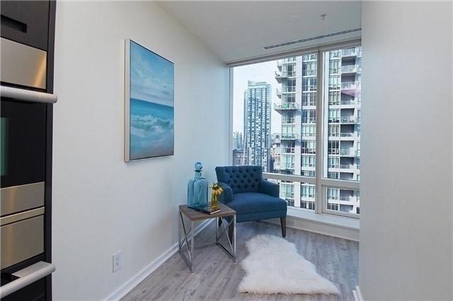 2005 - 180 University Ave, Condo with 2 bedrooms, 3 bathrooms and 1 parking in Toronto ON | Image 8