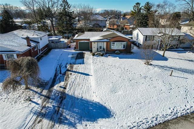 54 Cowan Avenue, House detached with 5 bedrooms, 1 bathrooms and 4 parking in Haldimand County ON | Card Image