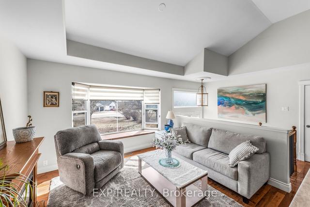114 County Rd 4, House detached with 2 bedrooms, 2 bathrooms and 7 parking in Douro Dummer ON | Image 3