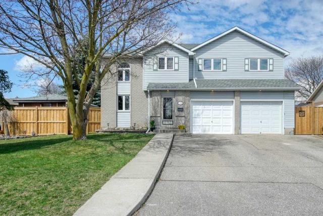 130 Barnicke Dr, House detached with 6 bedrooms, 4 bathrooms and 6 parking in Cambridge ON | Image 1