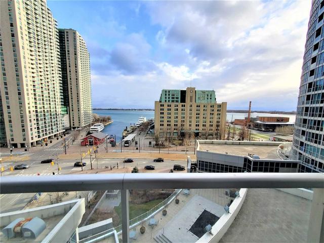 808 - 8 York St, Condo with 1 bedrooms, 1 bathrooms and 1 parking in Toronto ON | Image 1