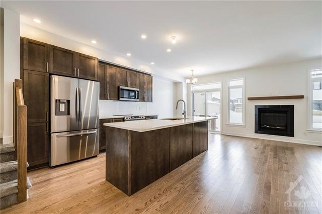 596 Rathburn Lane, Townhouse with 3 bedrooms, 3 bathrooms and 2 parking in Ottawa ON | Image 7