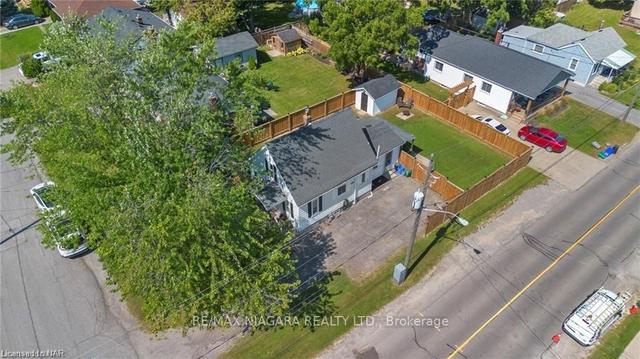 21 Cambridge Ave, House detached with 2 bedrooms, 1 bathrooms and 4 parking in St. Catharines ON | Image 22