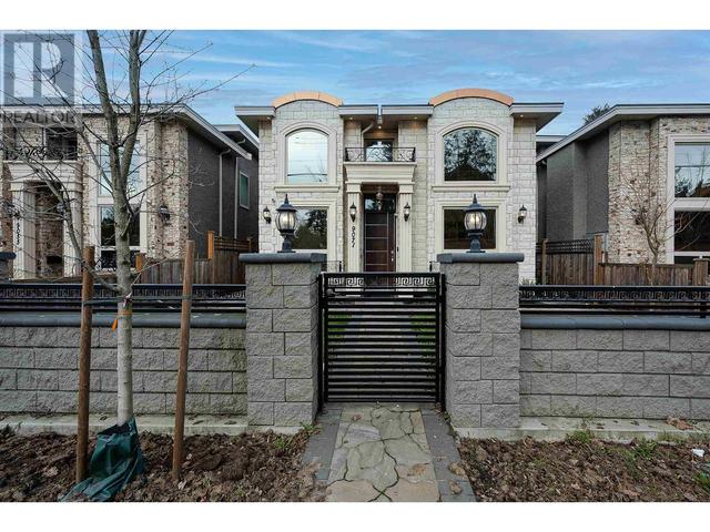 9071 Steveston Highway, House detached with 4 bedrooms, 4 bathrooms and 3 parking in Richmond BC | Image 1