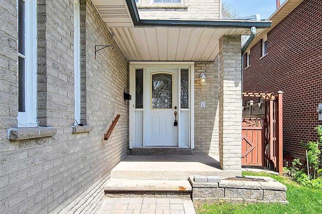 32 Graham Cres, House attached with 3 bedrooms, 3 bathrooms and 4 parking in Markham ON | Image 23