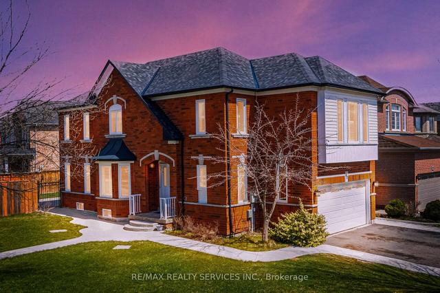 80 Loons Call Cres, House detached with 4 bedrooms, 3 bathrooms and 6 parking in Brampton ON | Image 1
