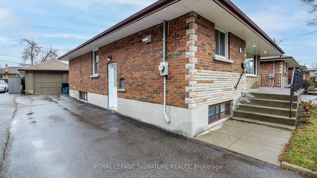 203 Cromwell Ave, House detached with 3 bedrooms, 2 bathrooms and 4 parking in Oshawa ON | Image 4