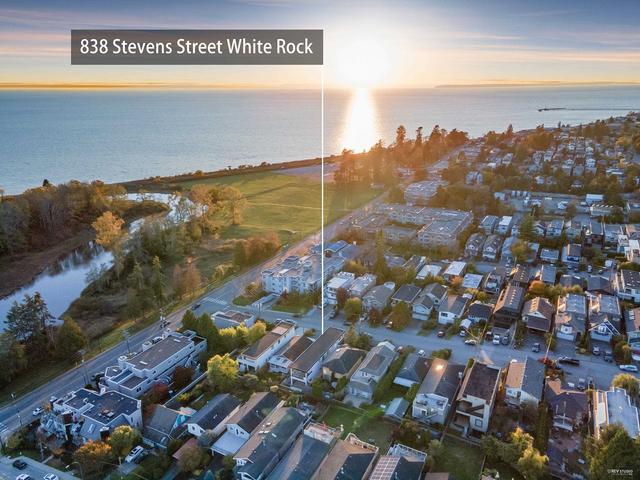 838 Stevens Street, House detached with 7 bedrooms, 7 bathrooms and 8 parking in White Rock BC | Image 39