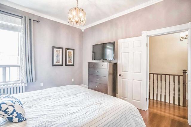 34 Rolyat St, House attached with 3 bedrooms, 2 bathrooms and 2 parking in Toronto ON | Image 11