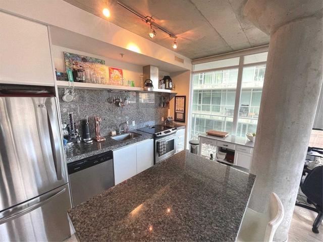 721 - 75 Portland St, Condo with 2 bedrooms, 2 bathrooms and 1 parking in Toronto ON | Image 13