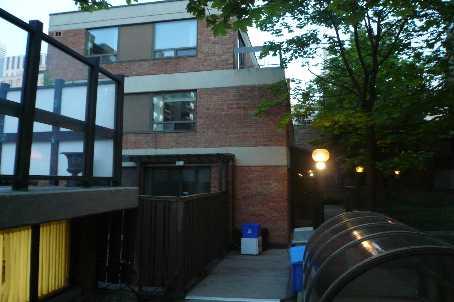 th 17 - 53 Mccaul St, Townhouse with 4 bedrooms, 3 bathrooms and 1 parking in Toronto ON | Image 7