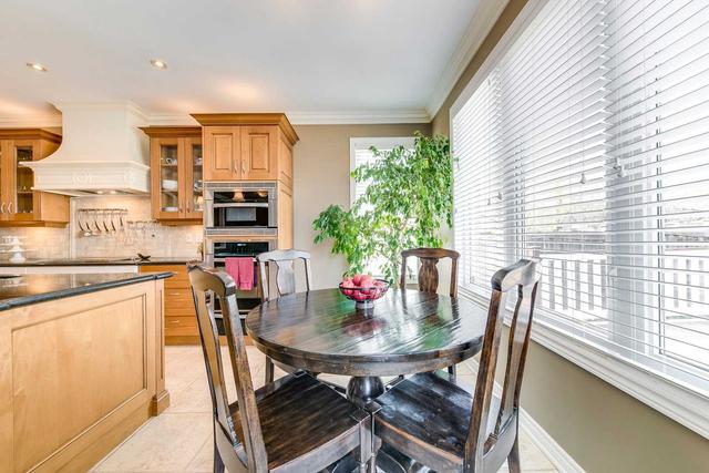 2465 North Ridge Tr, House detached with 4 bedrooms, 3 bathrooms and 4 parking in Oakville ON | Image 11