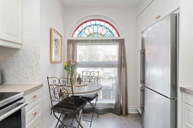 31 Belmont St, House attached with 2 bedrooms, 2 bathrooms and 0 parking in Toronto ON | Image 19