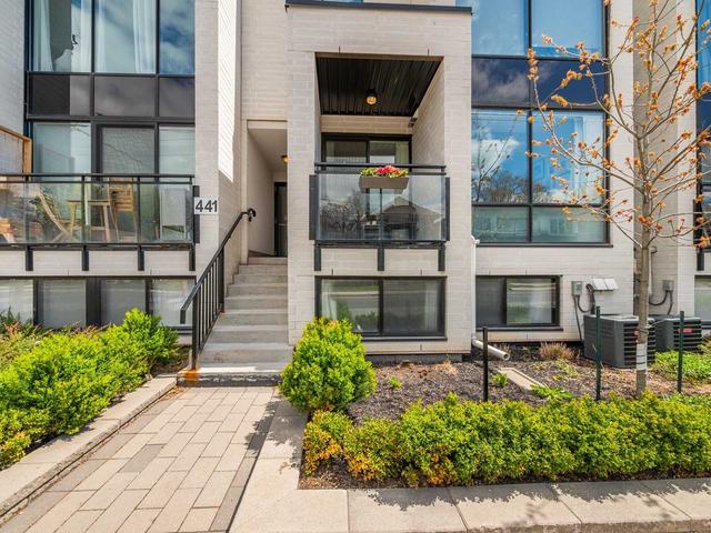 107 - 441 Jane St, Townhouse with 2 bedrooms, 2 bathrooms and 1 parking in Toronto ON | Image 1