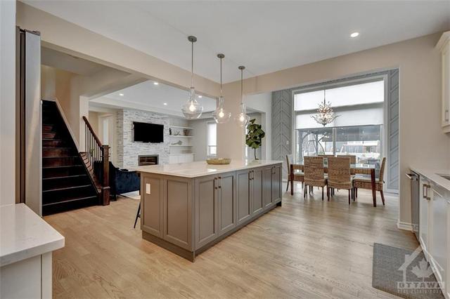 638 Continental Avenue, House detached with 4 bedrooms, 3 bathrooms and 6 parking in Ottawa ON | Image 9