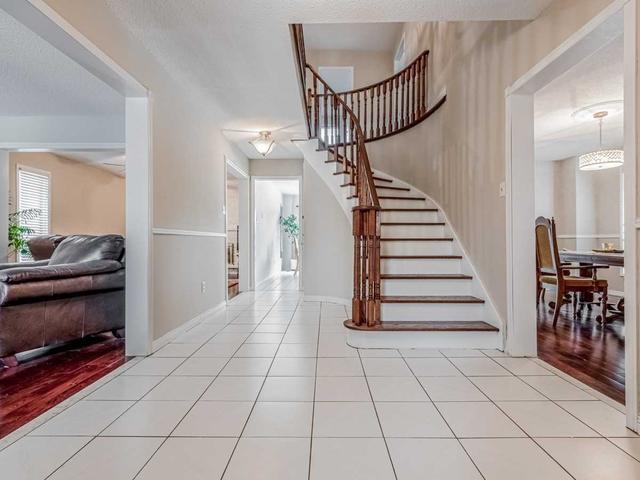 53 Coronation Circ, House detached with 4 bedrooms, 4 bathrooms and 4 parking in Brampton ON | Image 32