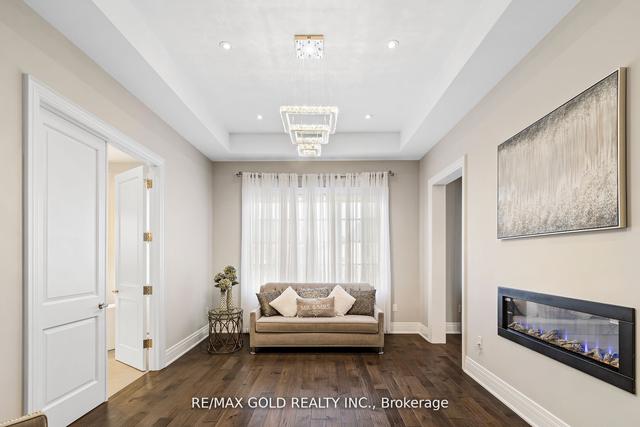 1 Mary Natasha Crt, House detached with 5 bedrooms, 6 bathrooms and 9 parking in Vaughan ON | Image 16