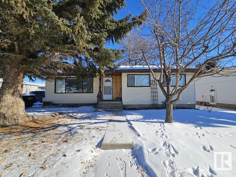 4907 44 St, House detached with 3 bedrooms, 1 bathrooms and null parking in Two Hills AB | Card Image