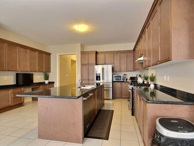 25 Falkland Rd, House detached with 5 bedrooms, 5 bathrooms and 3 parking in Brampton ON | Image 12